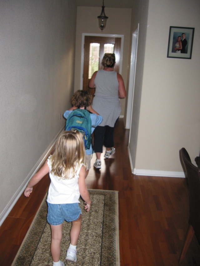 2005/08 August/Vales First Day of School/640x480_IMG_2172.JPG